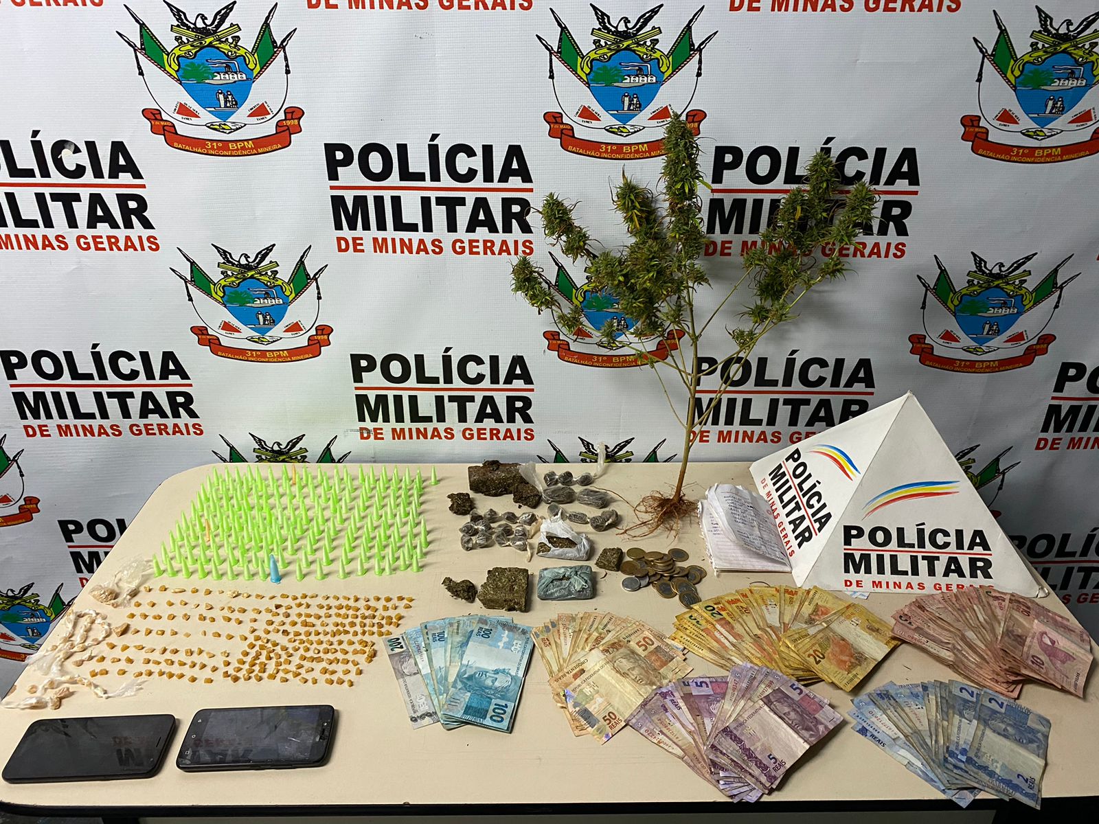 PM desmantela tráfico de drogas em Ouro Branco