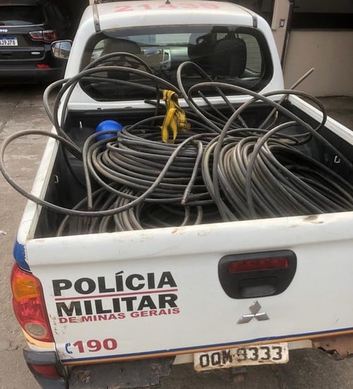 PM prende integrantes de quadrilha que furtava cabos de telefonia em Lafaiete e região