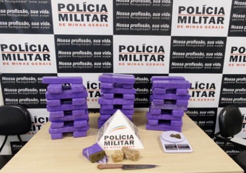 PM apreende quase 60 barras de maconha em Congonhas