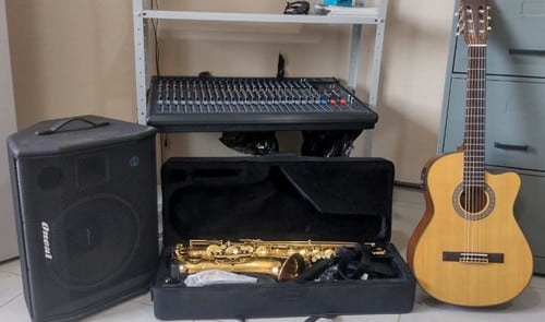 Polícia recupera instrumentos musicais furtados em parque de exposições