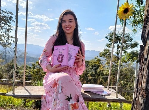 Estudante do IFMG Conselheiro Lafaiete tem dois livros publicados