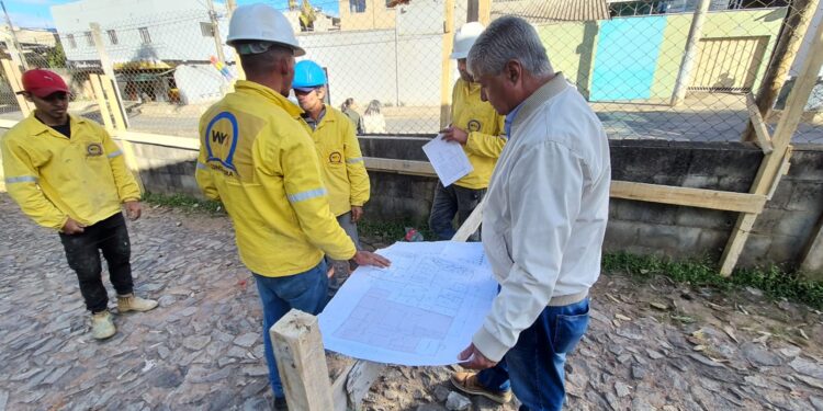 Prefeito de Lafaiete visita unidades de Saúde