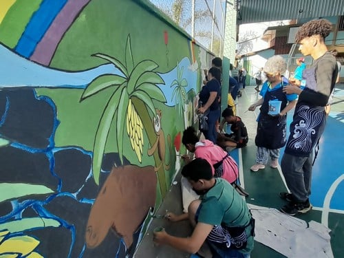 Escola de Lafaiete ganha mural e reconhecimento de projeto socioambiental