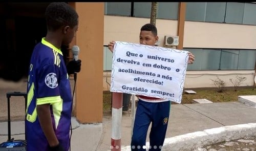Estudantes da Meridional fazem ato de agradecimento a Unipac