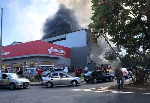 Incêndio em loja de manutenção de eletrodomésticos em Lafaiete