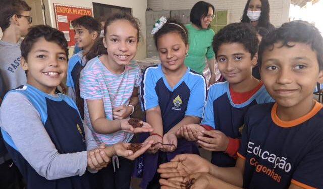 Projeto em escolas de Congonhas transforma resíduos orgânicos em adubo natural
