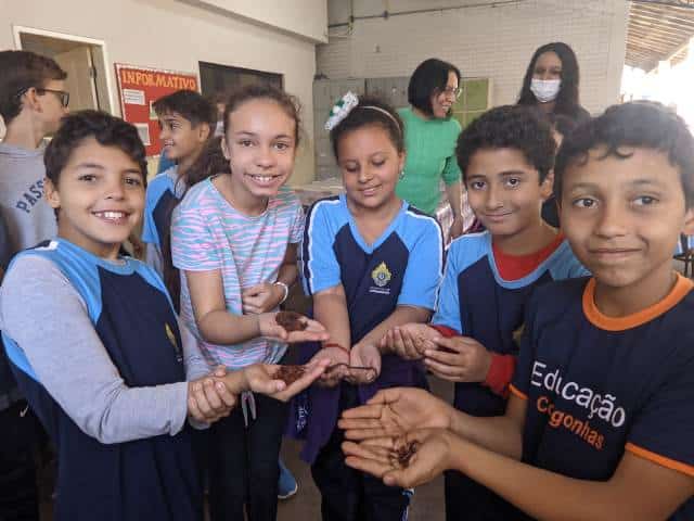 Projeto em escolas de Congonhas transforma resíduos orgânicos em adubo natural