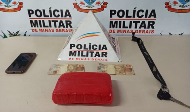 Homem é preso com 1kg de cocaína