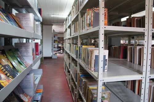 Roubados equipamentos da biblioteca municipal de Lafaiete