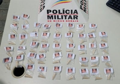 PM apreende cocaína e prende suspeitos de tráfico