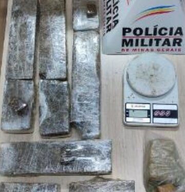 PM localiza barras de maconha enterradas em mata