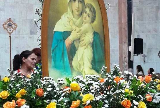 Basílica celebra coroação da Mãe Rainha em Lafaiete