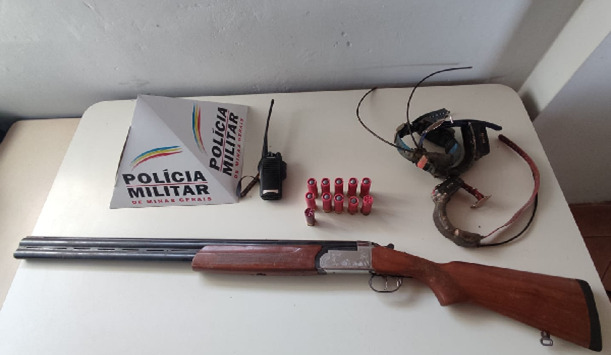 Homens são flagrados com 12 cães de caça