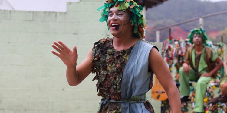 Gustavo Andrade, o Gandra, conquista título de melhor ator em festival de Mariana