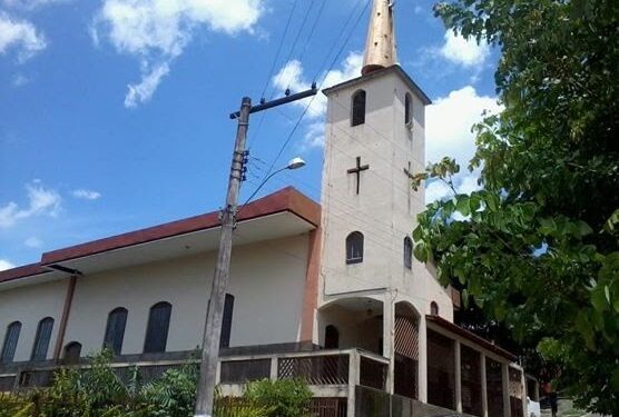 Comunidade celebra dia da padroeira na igreja de N.Sra Aparecida em Lafaiete
