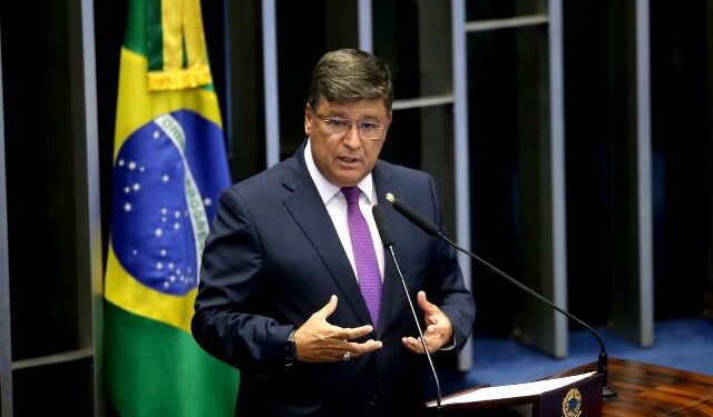 Projeto de senador mineiro incentiva contratação de pessoas com deficiência