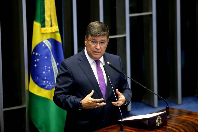Projeto de senador mineiro incentiva contratação de pessoas com deficiência