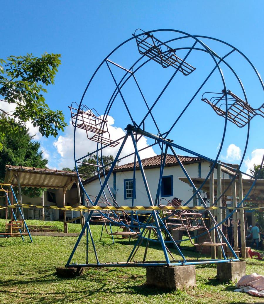Mulher cai de roda gigante, sofre parada cardíaca e morre