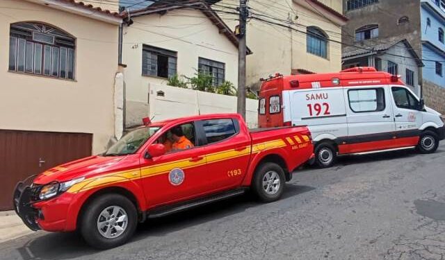 Por telefone, bombeira orienta familiares a salvar idosa engasgada