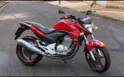 Homem retira moto de pátio de apreensão e não devolve ao dono