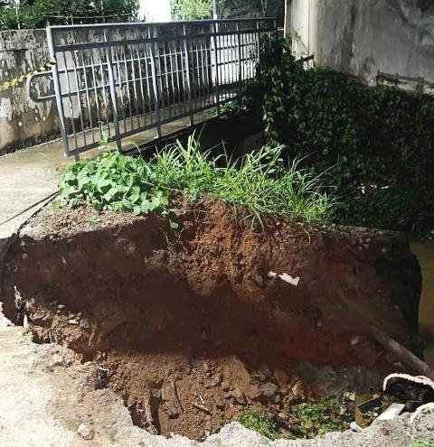 Bombeiros são acionados para vistoria em ponte no bairro Real de Queluz