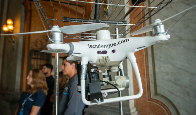 Vereador sugere uso de drones para fiscalização e WhatsApp para denúncia de focos de dengue