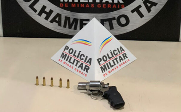Jovem é preso por porte ilegal de arma