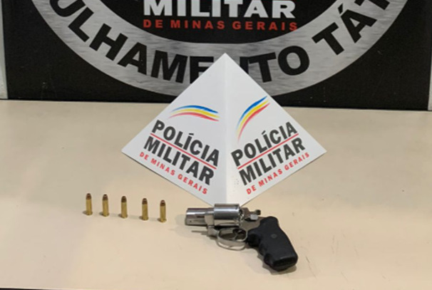 Jovem é preso por porte ilegal de arma