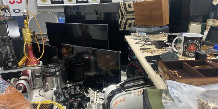 PC indicia suspeitos de pelo menos 30 furtos em residências de luxo