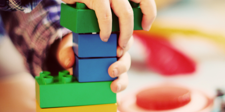 Campanha de arrecadação de brinquedos apoia filhos de assistidas pela Casa da Mulher em Barbacena