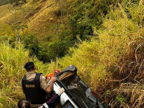 Acidente na Serra de Santa Bárbara do Tugúrio deixa duas pessoas feridas