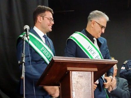 Leandro Chagas toma posse e inicia mandato como prefeito de Lafaiete