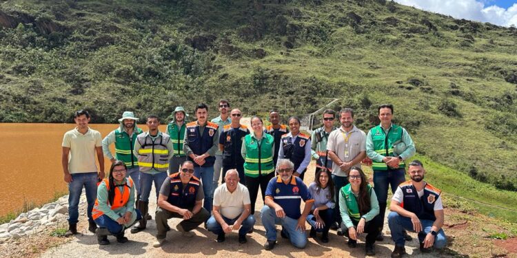Defesa Civil de Congonhas e Moeda realizam visita técnica a barragens da Vale