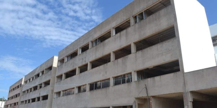 Secretário de Saúde admite que Estado não tem condições de assumir gestão do Hospital Regional
