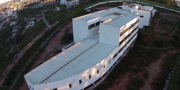 Secretário volta a afirmar que Hospital Regional de Lafaiete será concluído até 2026