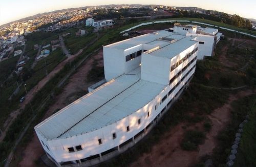 Secretário volta a afirmar que Hospital Regional de Lafaiete será concluído até 2026
