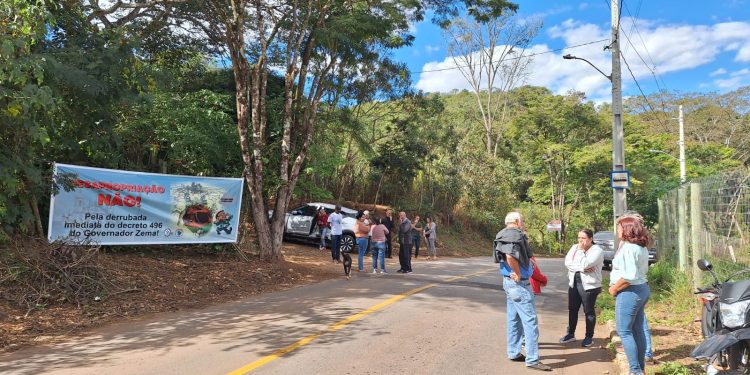 Famílias em Santa Quitéria vivem ameaça de despejo e denunciam injustiça na desapropriação