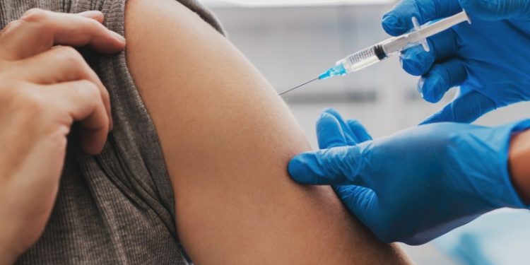 Campanha de vacinação contra HPV é ampliada até dezembro de 2025