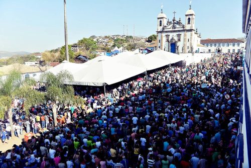 Jubileu: fé, tradição e turismo movem milhares de romeiros em Congonhas