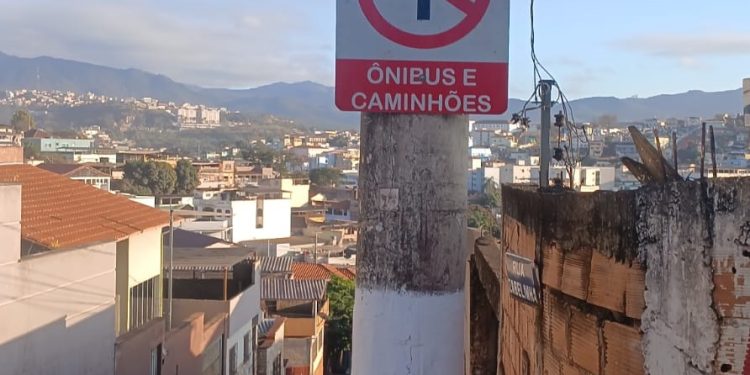 Proibida a circulação de caminhões e ônibus na rua Izabelinha em Congonhas