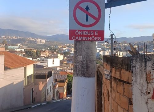 Proibida a circulação de caminhões e ônibus na rua Izabelinha em Congonhas