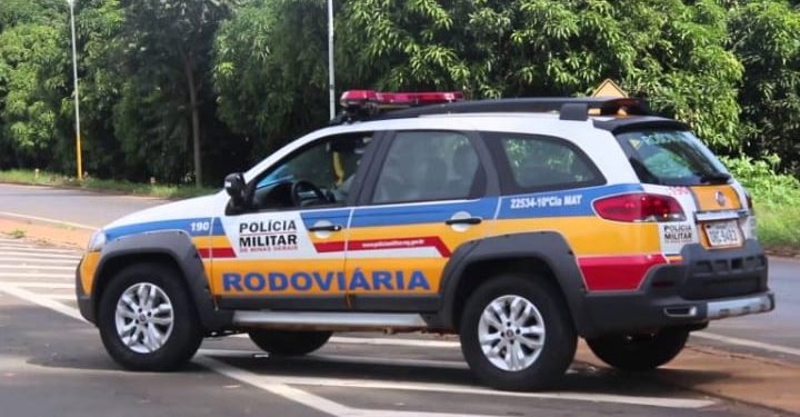 Fuga em alta velocidade e cerco policial com tiros em Barbacena