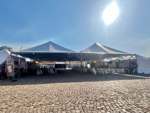 Praça de alimentação garante estrutura no Jubileu
