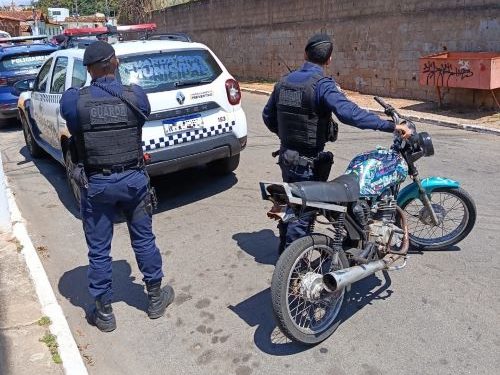 Guarda Municipal apreende drogas e prende suspeito