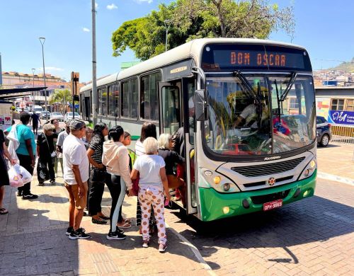 Preço da passagem de ônibus municipal fica mais barato