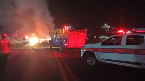 Grave acidente na BR-040 causa incêndio em carreta e vítima fatal