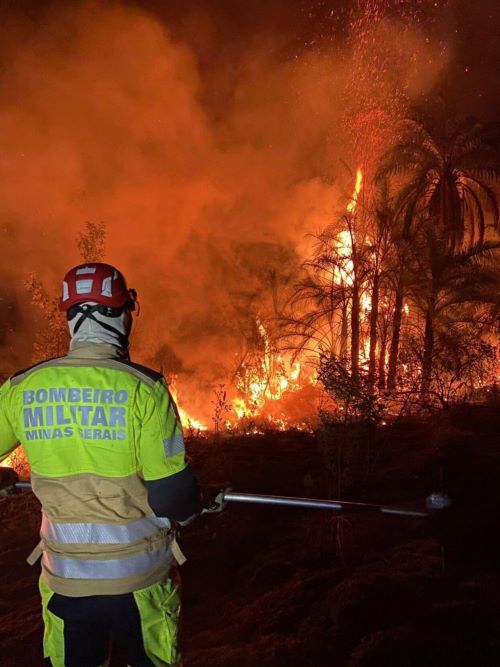 Minas Gerais decreta emergência por incêndios e baixa qualidade do ar