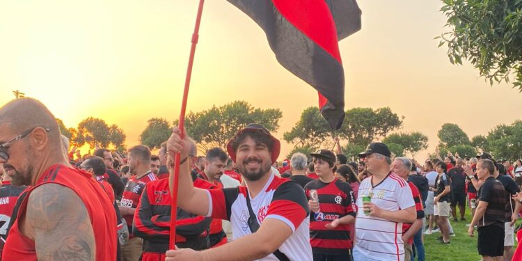Lafaietenses se dividem na torcida por Flamengo e Palmeiras