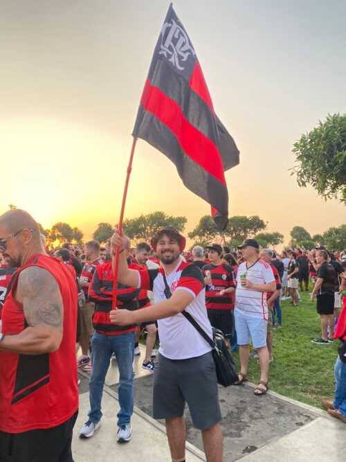 Lafaietenses se dividem na torcida por Flamengo e Palmeiras