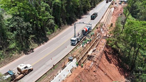 Obra de contenção altera trânsito na BR-040 em Congonhas